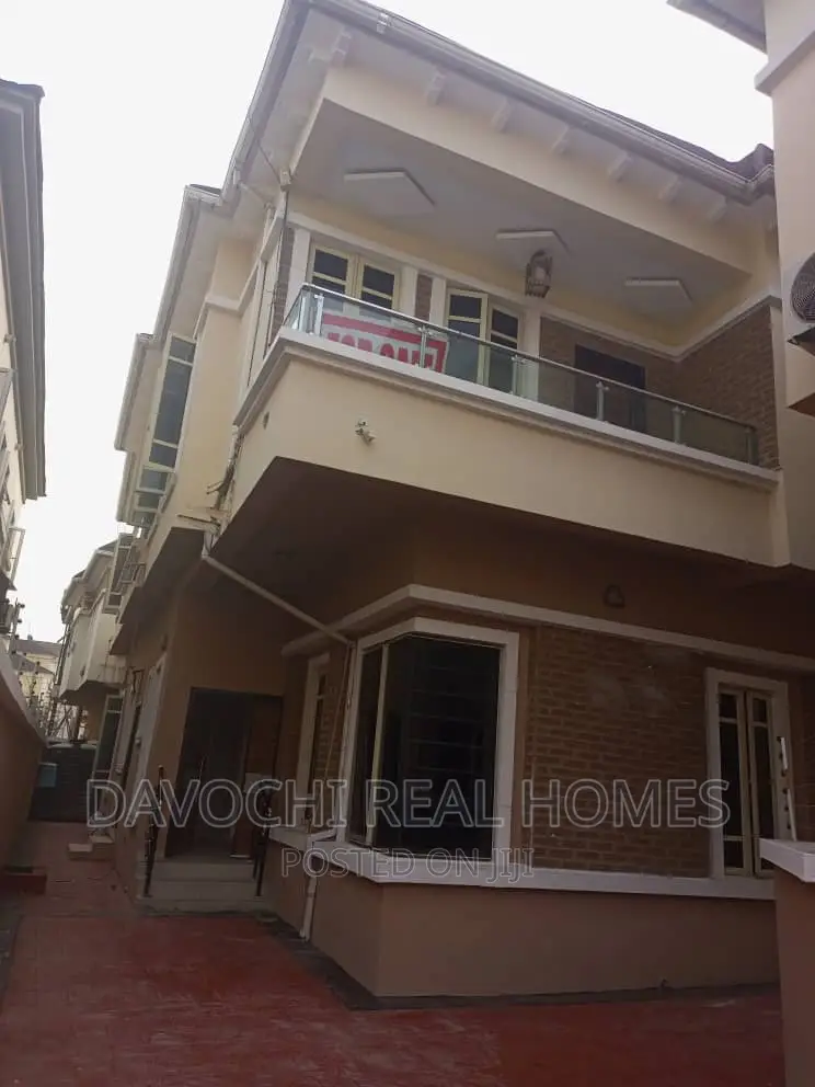 4bdrm Duplex in Ikota Villa Estate, Lekki for sale in Lekki