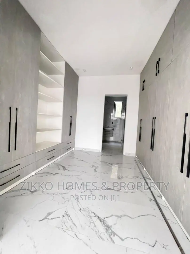5bdrm Duplex in Lekki for sale in Lekki