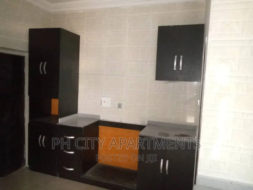 3bdrm Block of Flats in Flourish Gardens, Port-Harcourt for rent in Port-Harcourt