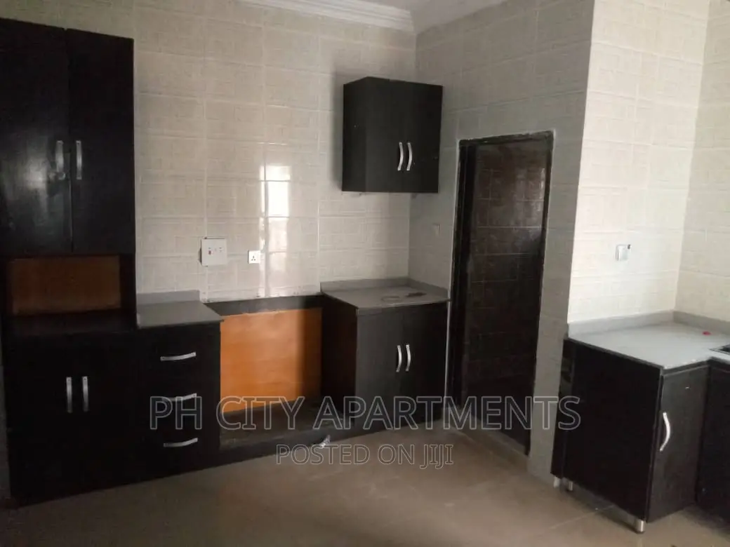 3bdrm Block of Flats in Flourish Gardens, Port-Harcourt for rent in Port-Harcourt