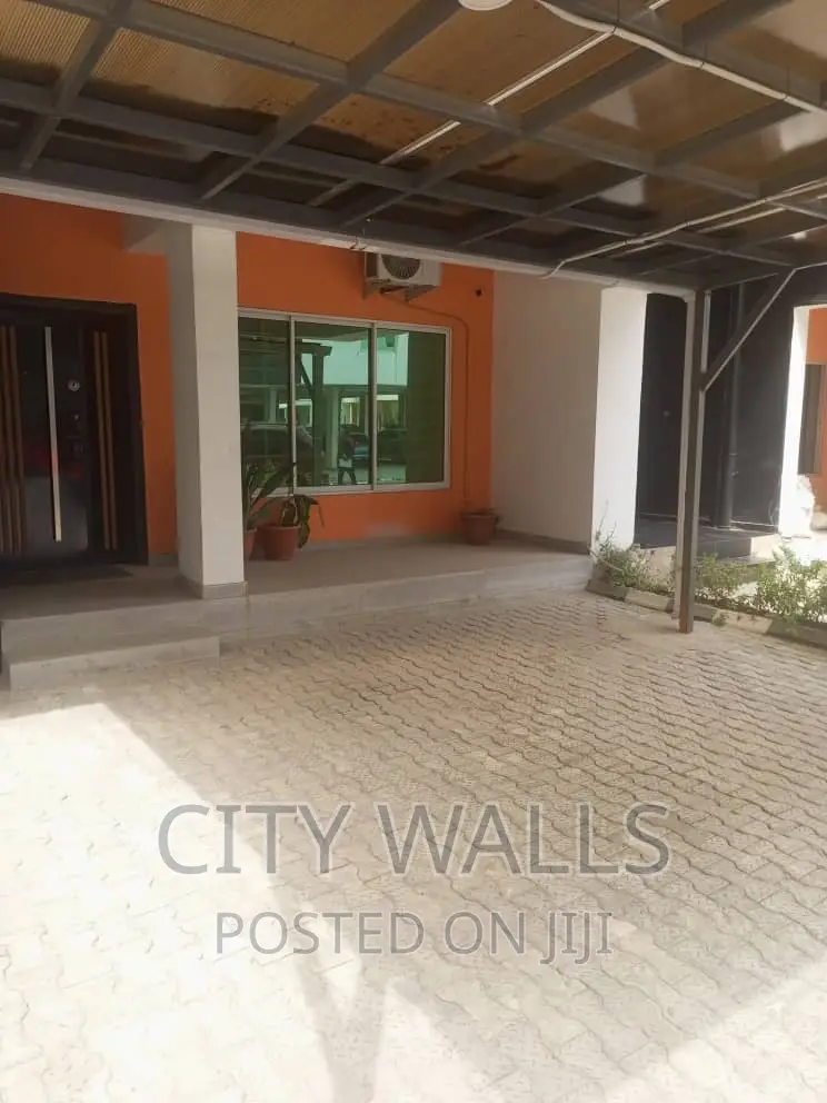Furnished 2bdrm Townhouse / Terrace in Cyber Ville, Ikate for rent in Ikate