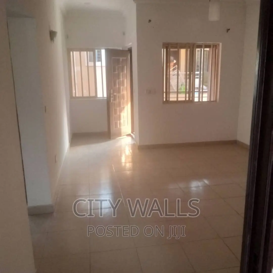 2bdrm Block of Flats in Ogombo for rent in Ogombo