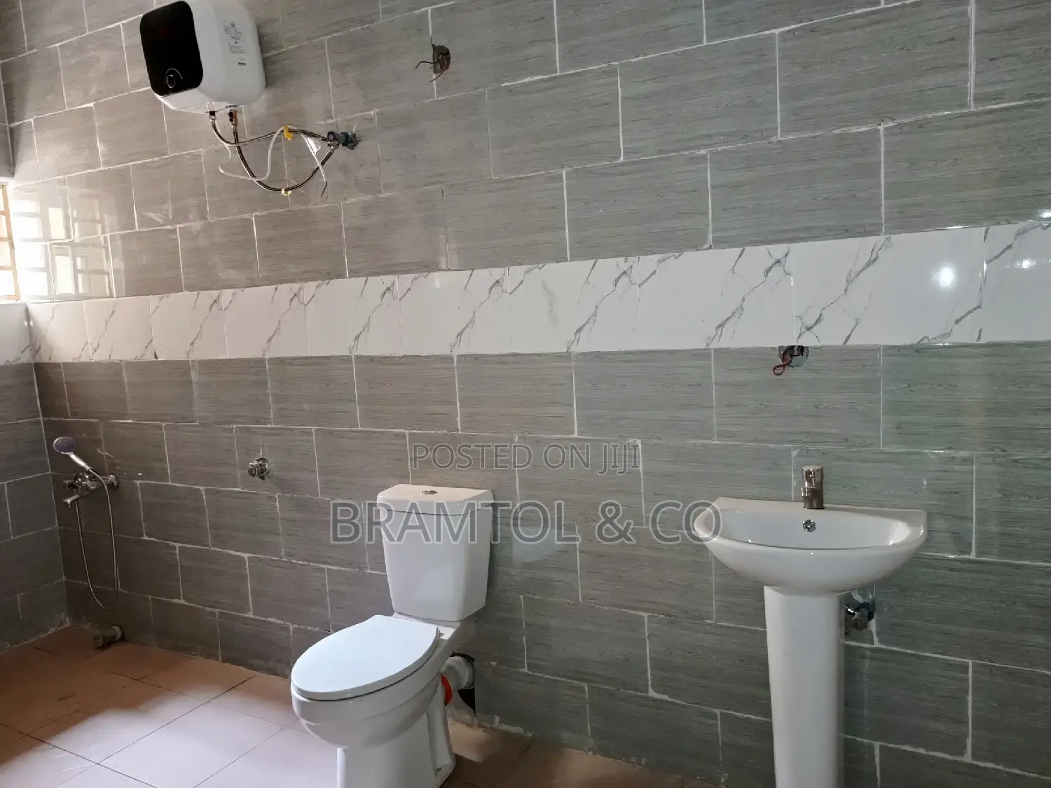 5bdrm Townhouse / Terrace in Kiami for rent in Kiami