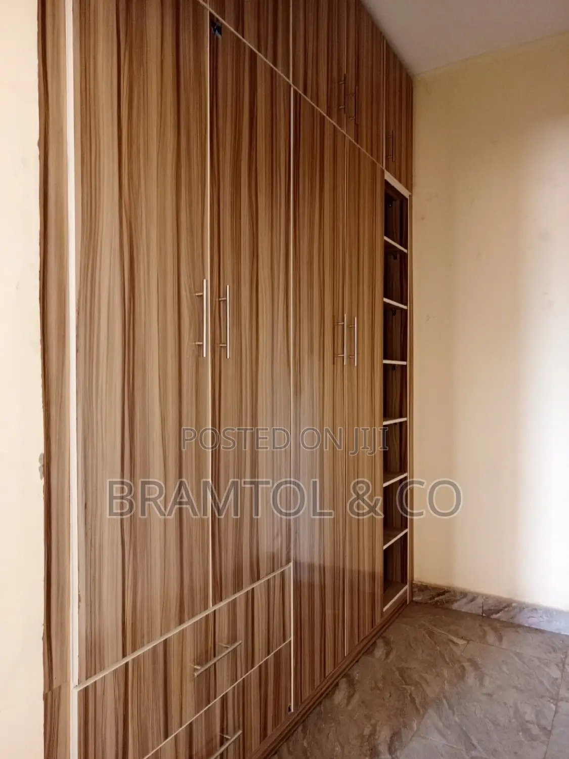 5bdrm Townhouse / Terrace in Kiami for rent in Kiami