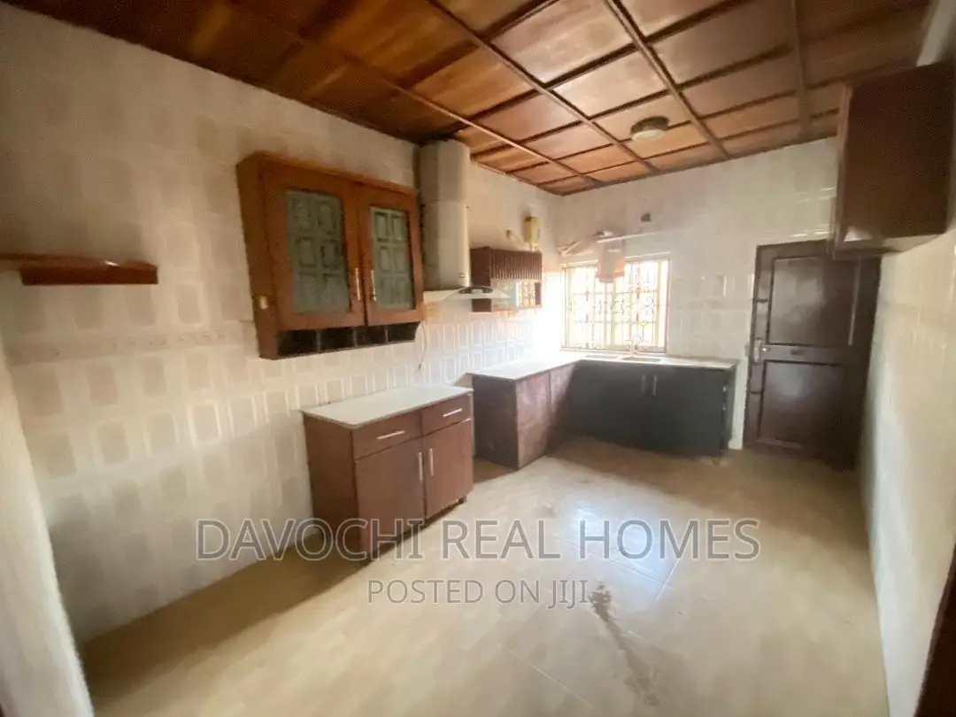 4bdrm Bungalow in Grenville  Estate for sale in Ajah