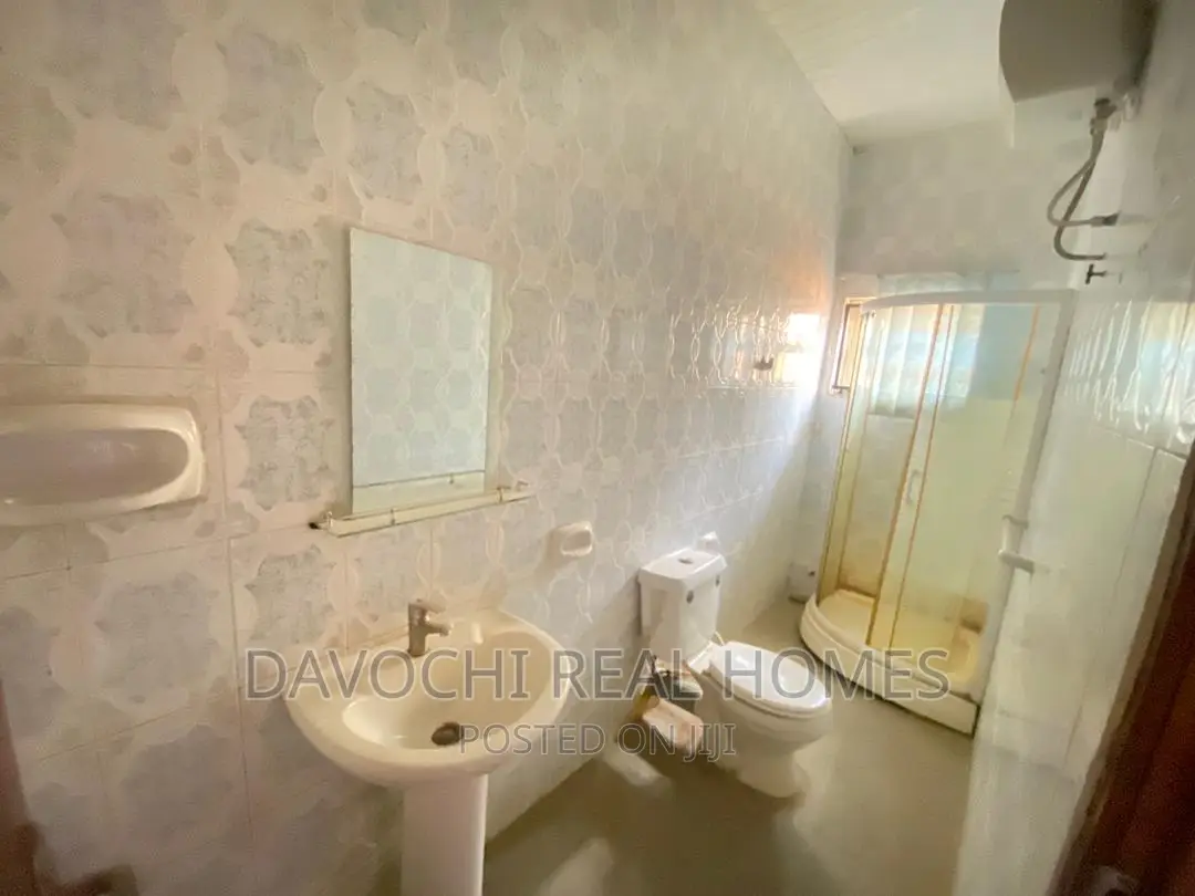 4bdrm Bungalow in Grenville  Estate for sale in Ajah
