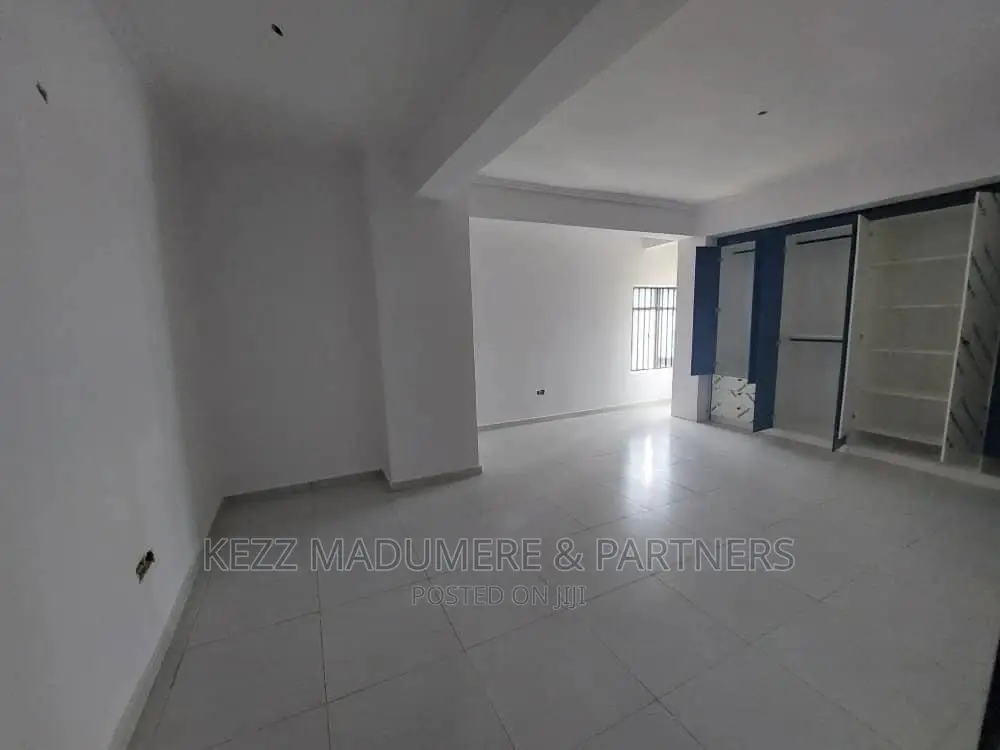 3bdrm Apartment in Osapa, Off Mobil Rd, for sale in Osapa london