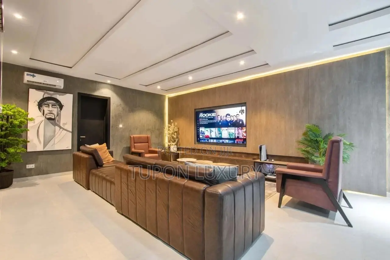 Private Pool 2bedroom With Snooker, Gym Ps5, Lounge in Lekki Phase 1