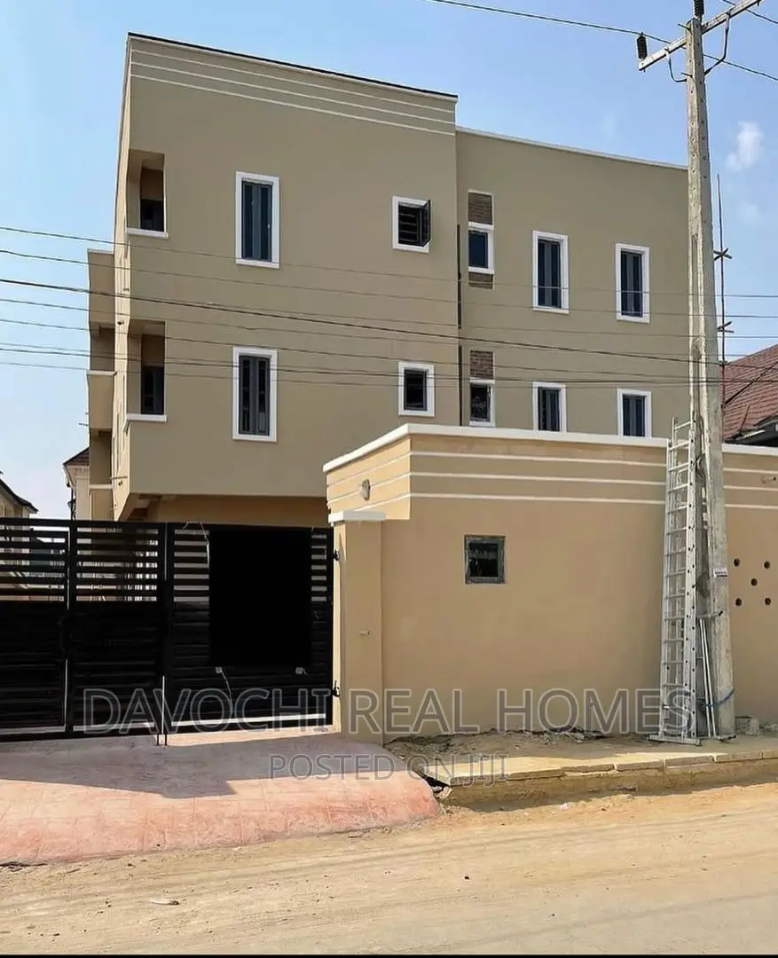 3bdrm Apartment in Ikota Villa Estate, Lekki for rent in Lekki