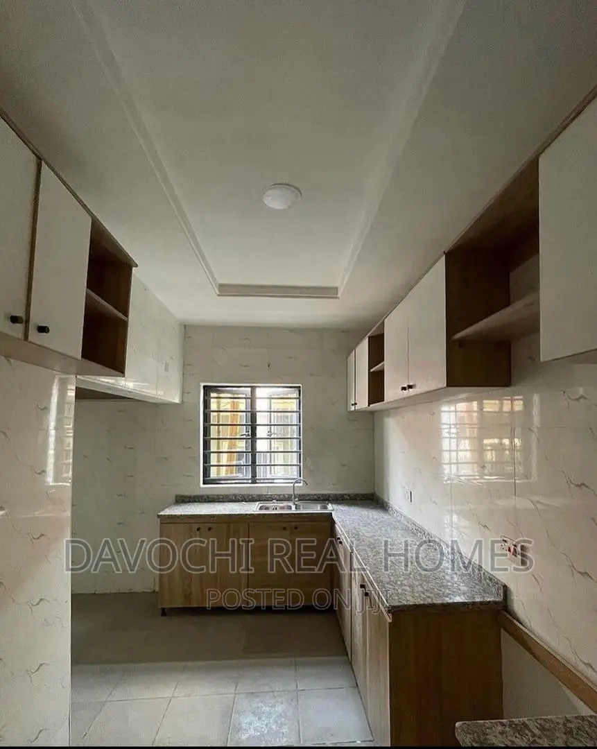 3bdrm Apartment in Ikota Villa Estate, Lekki for rent in Lekki