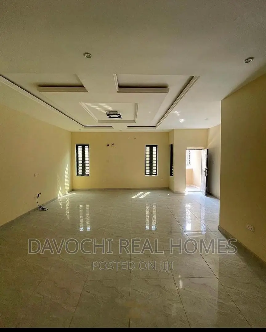 3bdrm Apartment in Ikota Villa Estate, Lekki for rent in Lekki