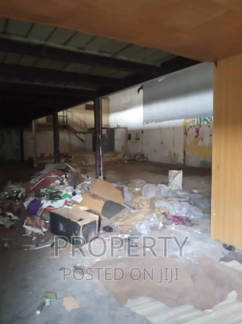 400 SQM Warehouse Ezek in Oba Akran