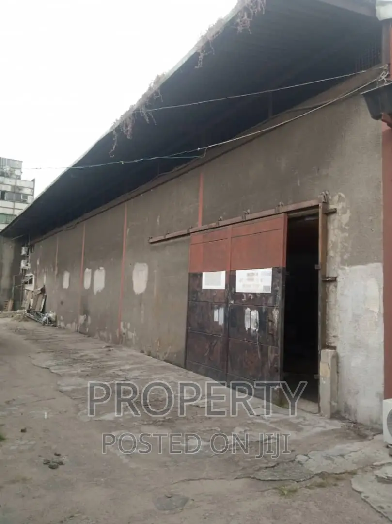 400 SQM Warehouse Ezek in Oba Akran