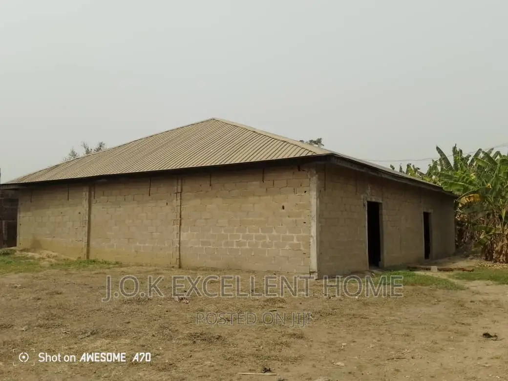 320sqm Warehouse at Mowe in Obafemi-Owode