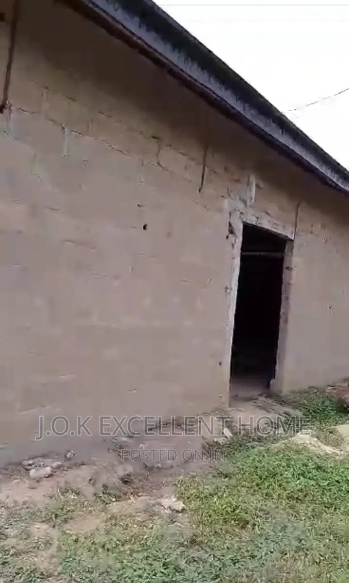 320sqm Warehouse at Mowe in Obafemi-Owode