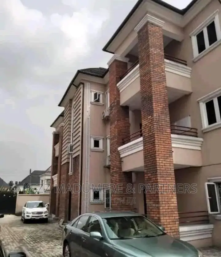 8bdrm Block of Flats in Ada George, Port for sale in Port-Harcourt