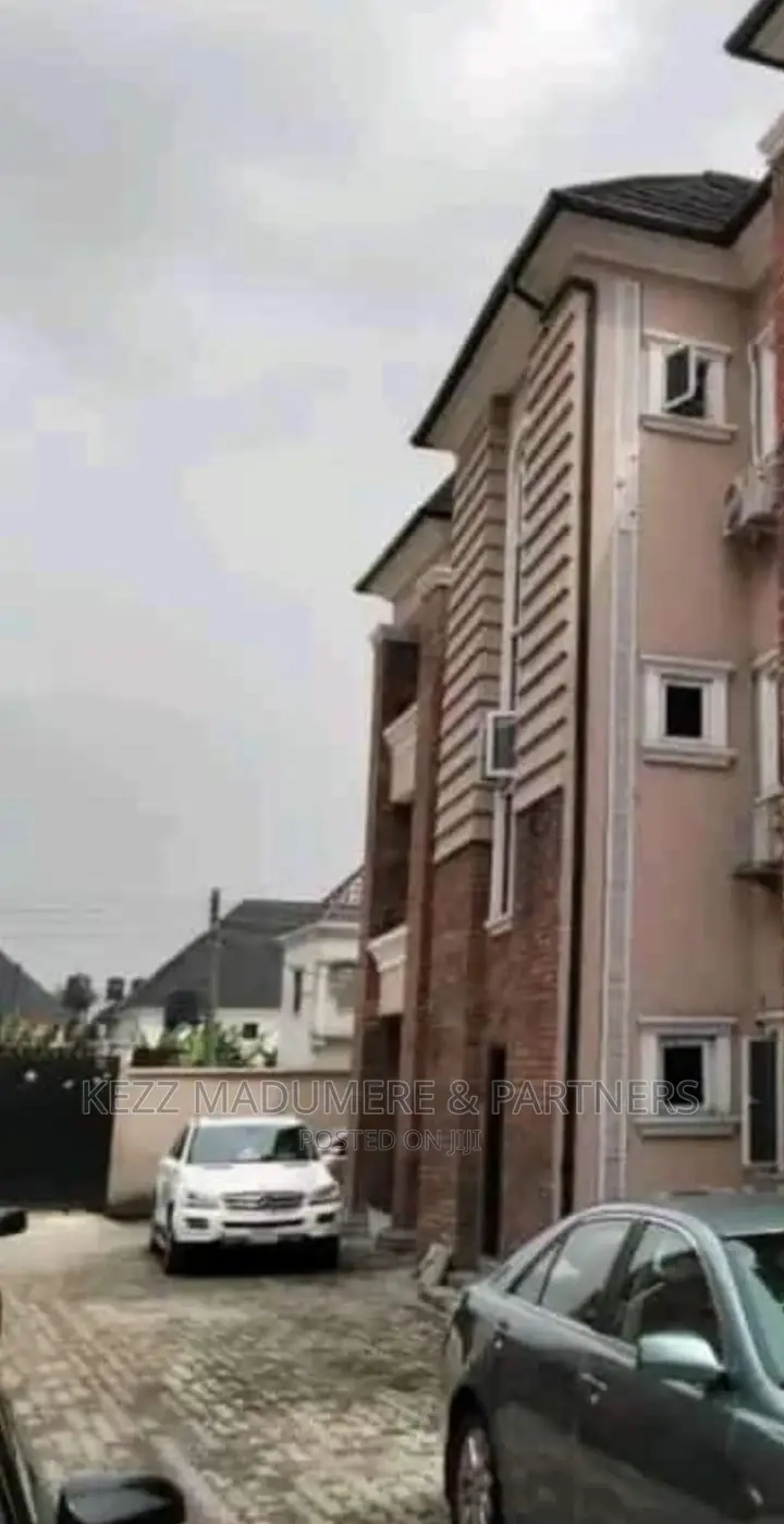 8bdrm Block of Flats in Ada George, Port for sale in Port-Harcourt