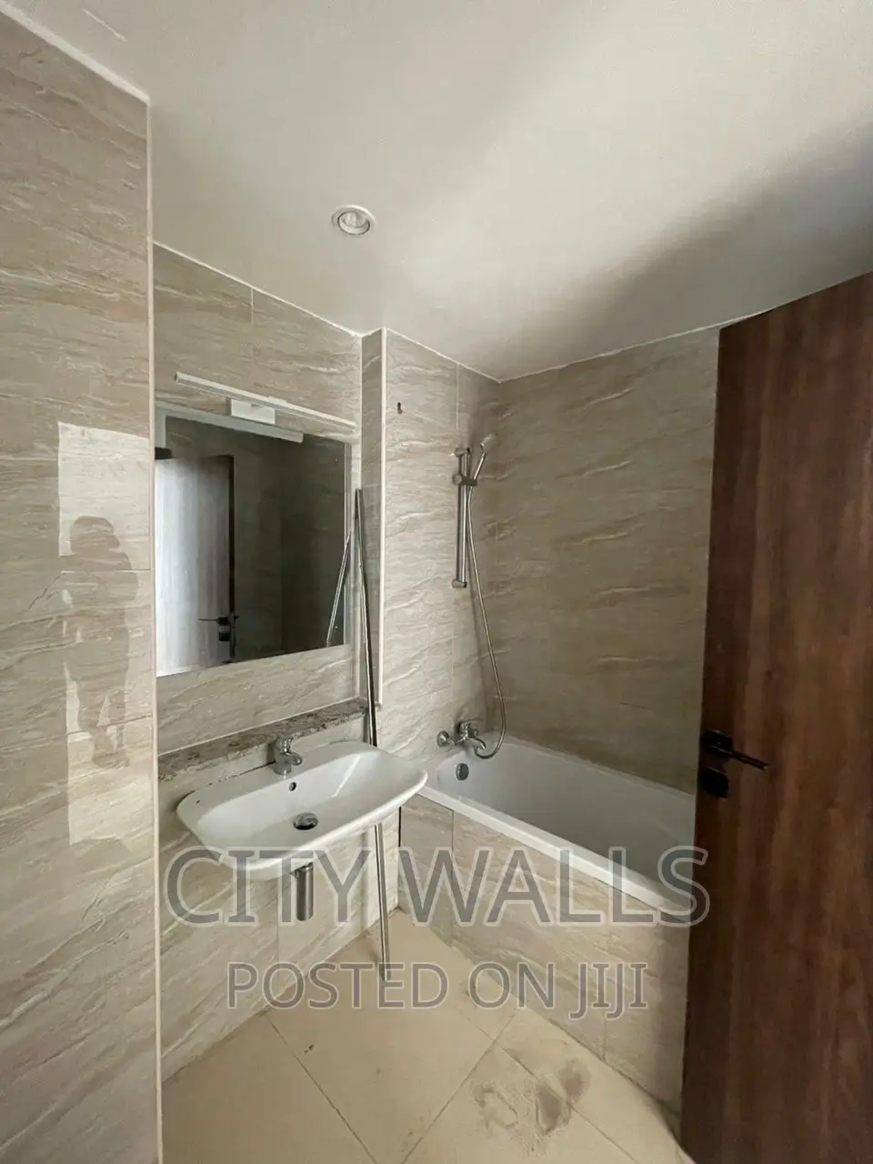 2bdrm Block of Flats in Blue Waters Estate, Victoria Island Extension in Victoria Island Extension