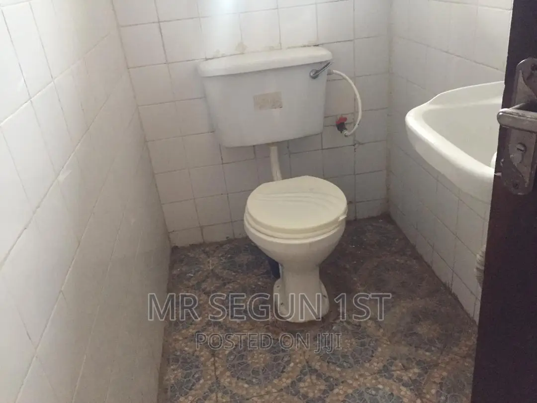 2bdrm Bungalow in Olorunkemi Estate, Akala Express for rent in Akala Express