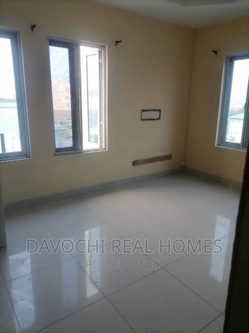 3bdrm Apartment in Oral Estate By, Lekki for rent in Lekki