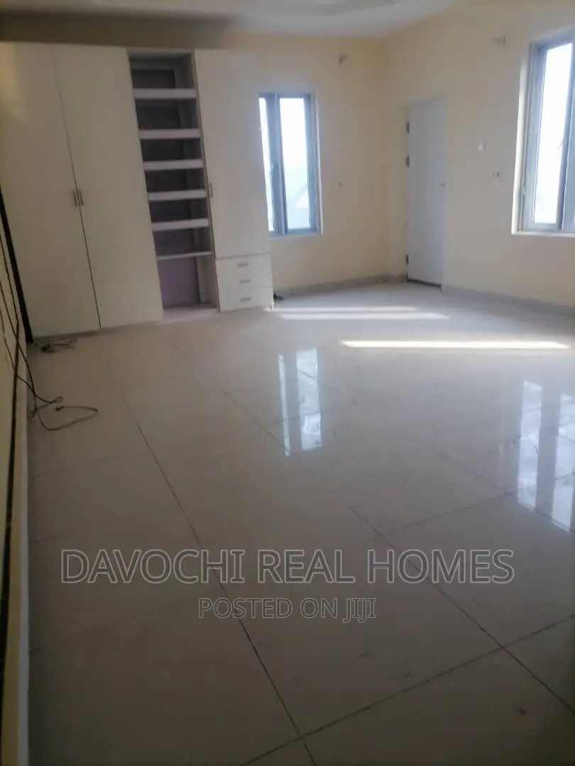 3bdrm Apartment in Oral Estate By, Lekki for rent in Lekki
