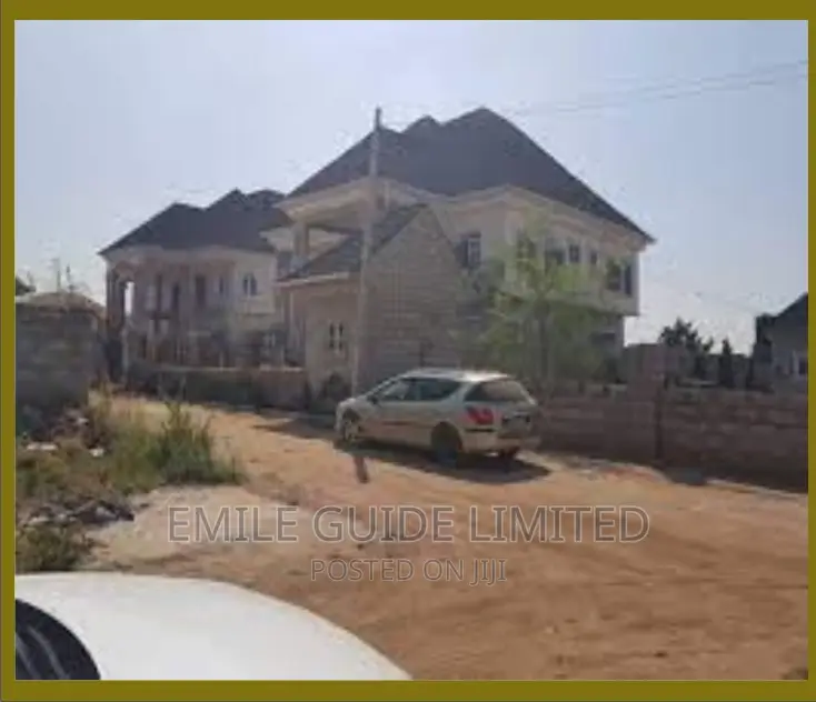 6bdrm Apartment In Emile Guide, Wuse 2 For Sale in Wuse 2
