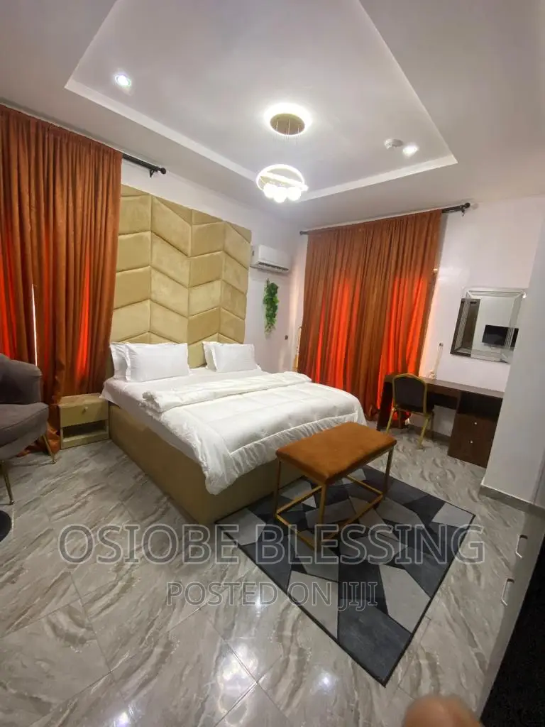 Sea View Tastefully Furnished 3bedrooms Apartment in Ikoyi in Ikoyi