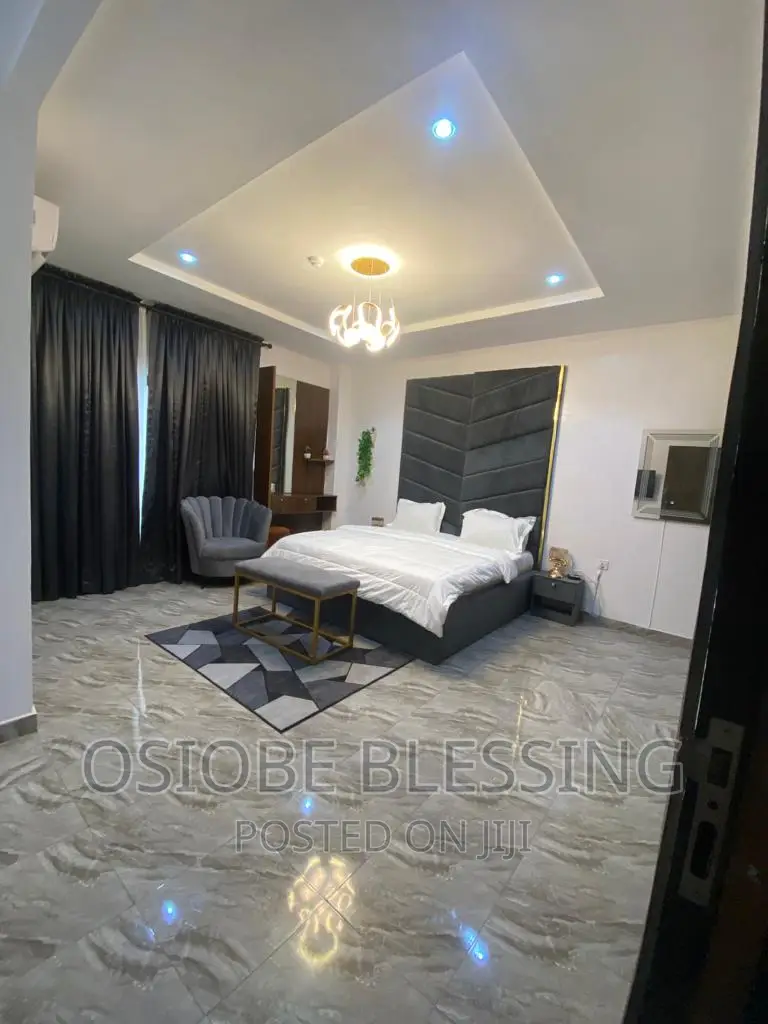 Sea View Tastefully Furnished 3bedrooms Apartment in Ikoyi in Ikoyi
