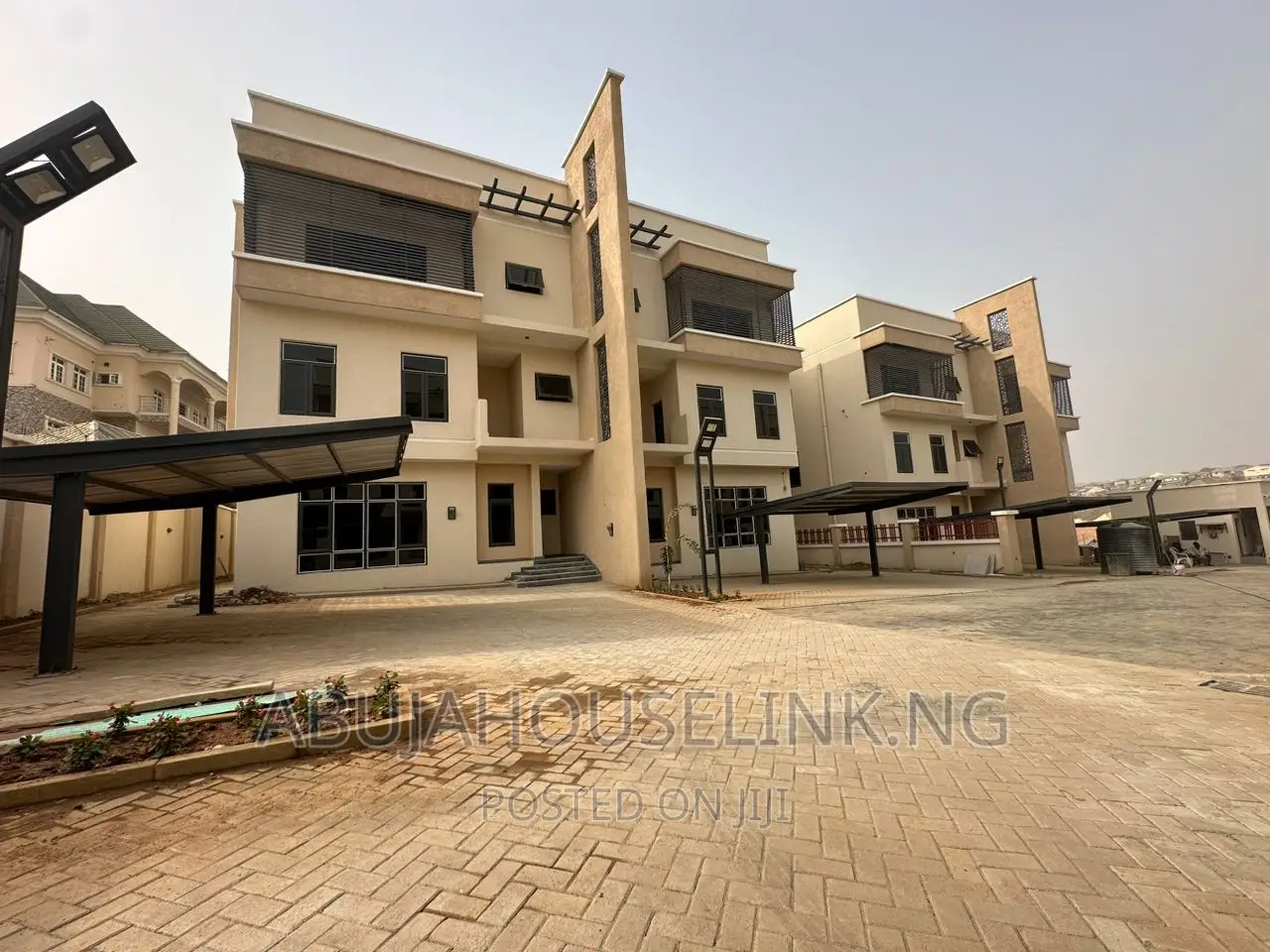 6bdrm Duplex in Guzape Main Abuja for sale in Guzape District