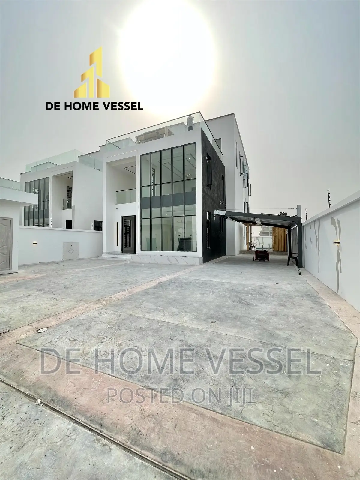 5bdrm Duplex in Lekki Phase 1 for sale in Lekki Phase 1