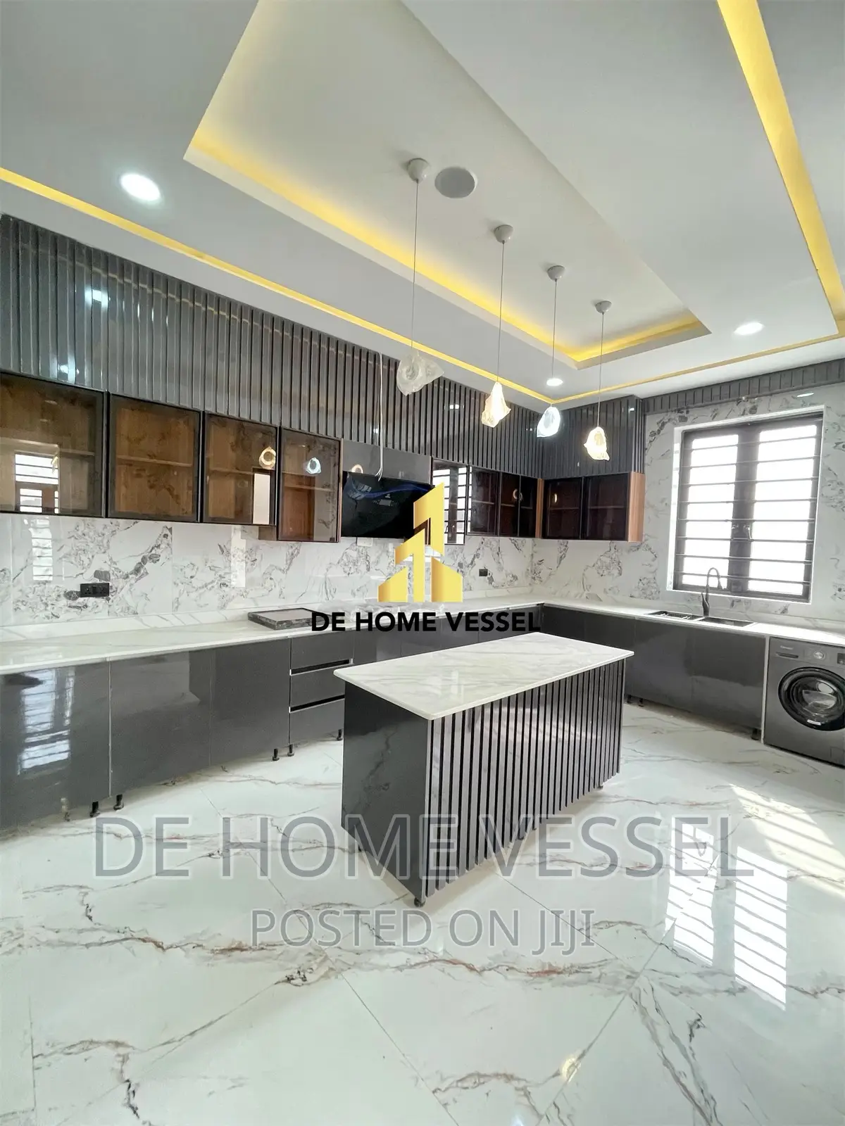5bdrm Duplex in Lekki Phase 1 for sale in Lekki Phase 1