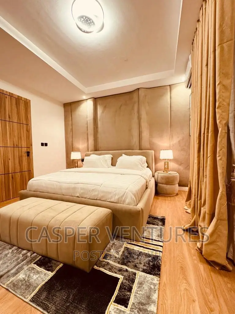Luxurious 3-Bed Town House in Lekki Phase 1