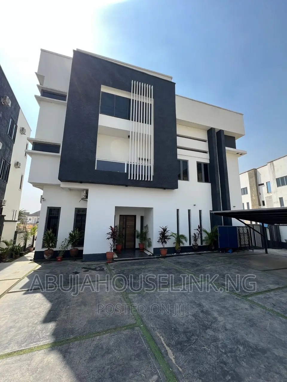 Furnished 5bdrm Duplex in Guzape Main Abuja for sale in Guzape District