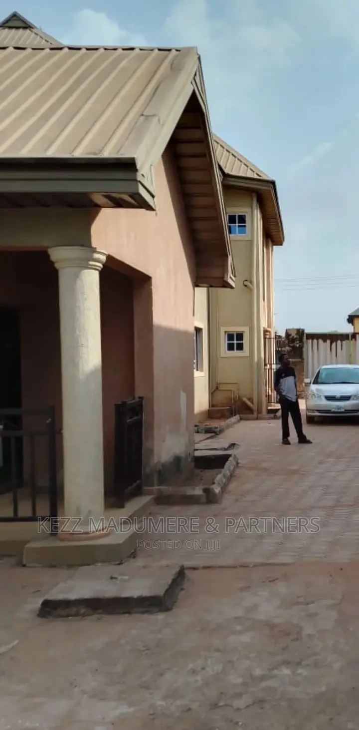 10bdrm Block of Flats in Umuchigbo, Enugu, for sale in Enugu