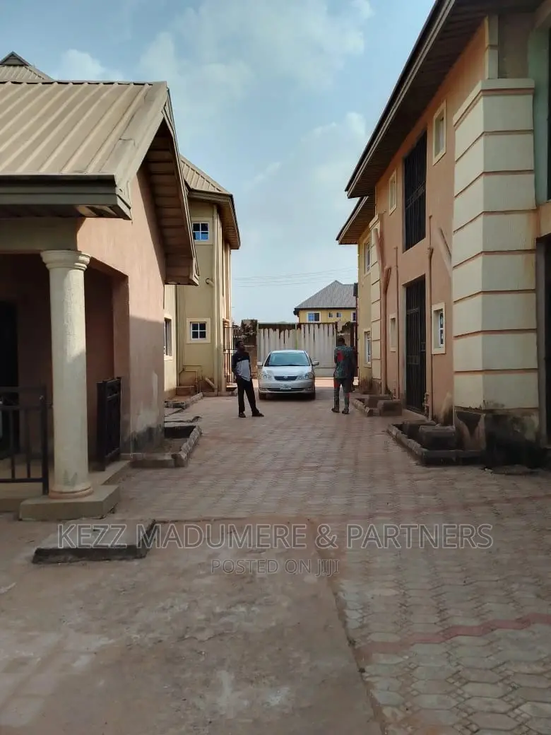 10bdrm Block of Flats in Umuchigbo, Enugu, for sale in Enugu