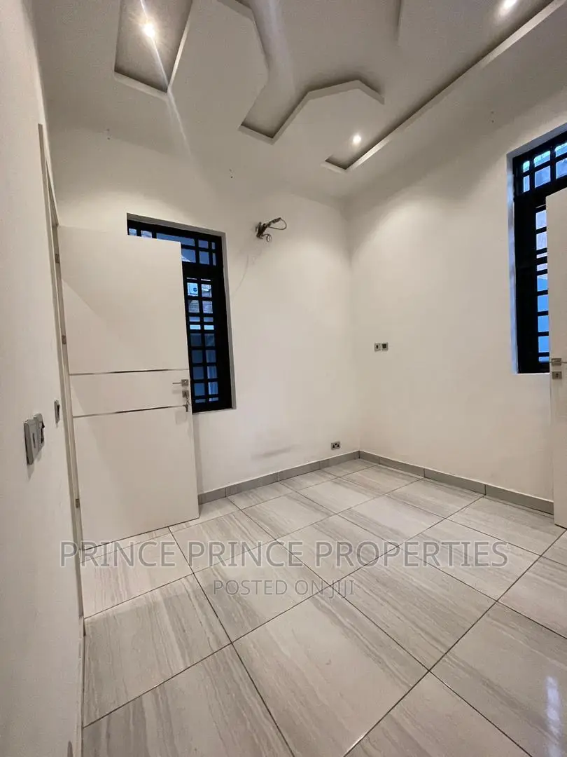 Furnished 2bdrm Block of Flats in Surulere for rent in Surulere