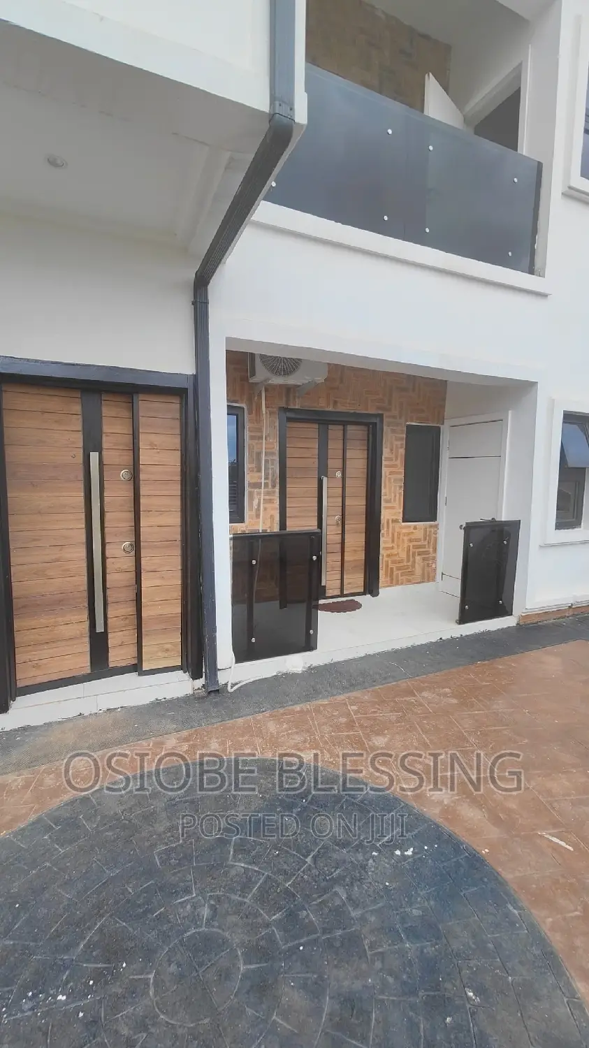Newly Renovated 4bedrooms Duplex in G.R.A Benin City in Benin City