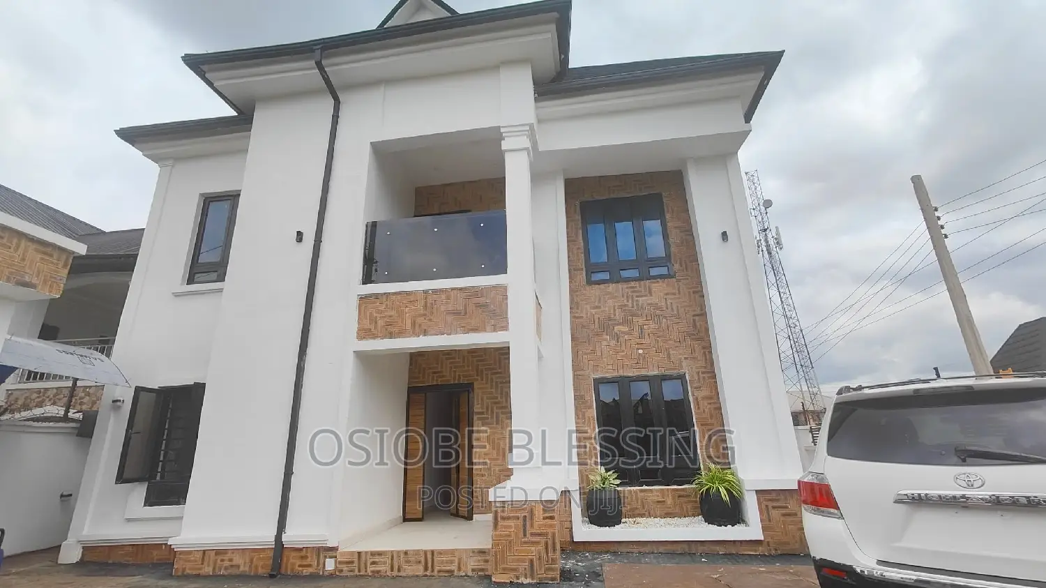 Newly Renovated 4bedrooms Duplex in G.R.A Benin City in Benin City