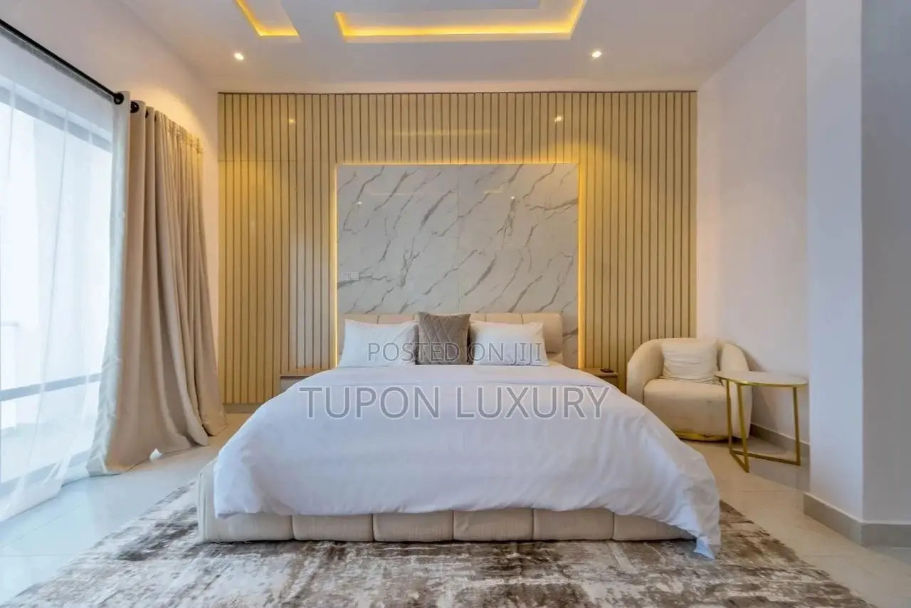 Luxury 2bed With Pool, Snooker, Gym, Ps4 in Lekki Phase 1