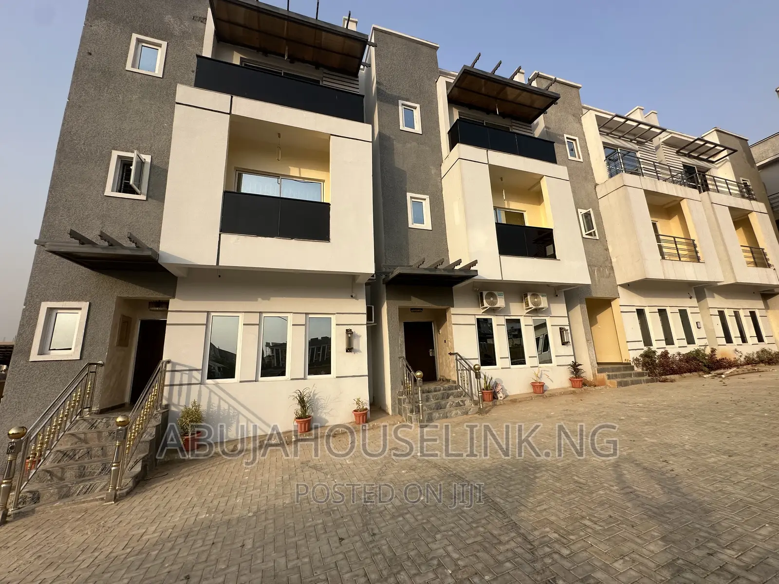 Furnished 4bdrm Duplex in Guzape Main Abuja for sale in Guzape District