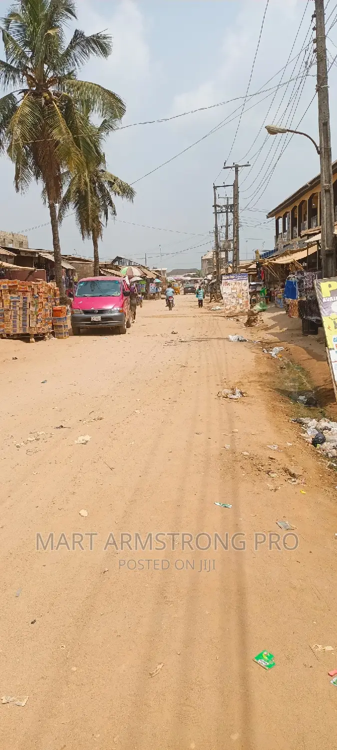 5bdrm Bungalow in Olainukan, Ikorodu for sale in Ikorodu