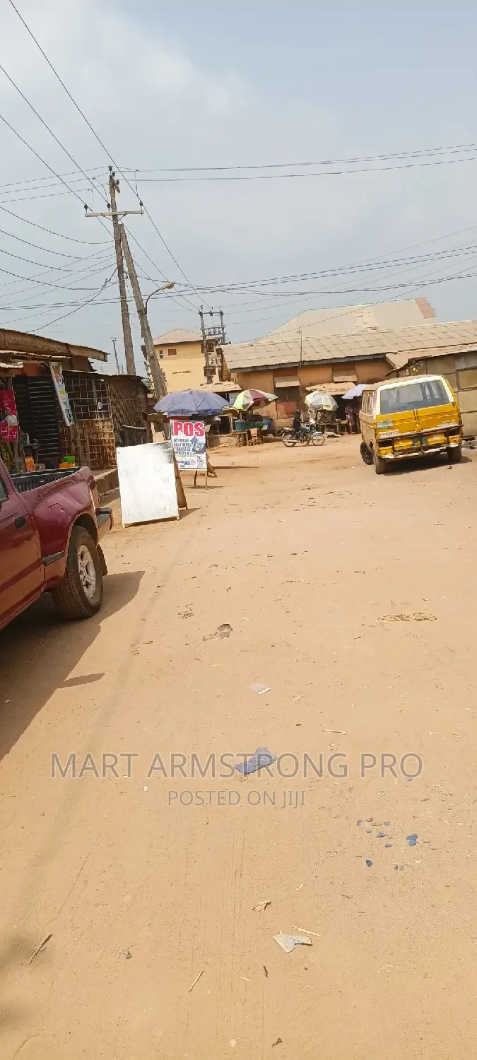 5bdrm Bungalow in Olainukan, Ikorodu for sale in Ikorodu