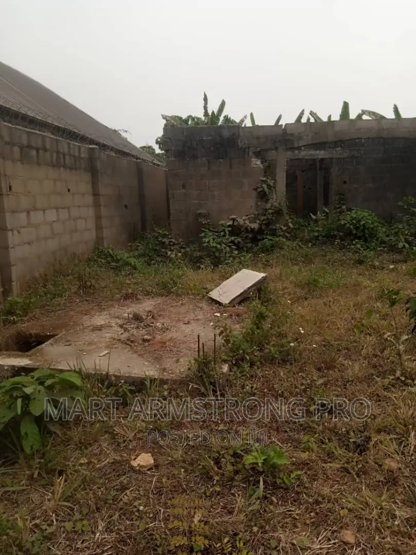 3bdrm Bungalow in Adamo Itokin Rd for sale in Ikorodu