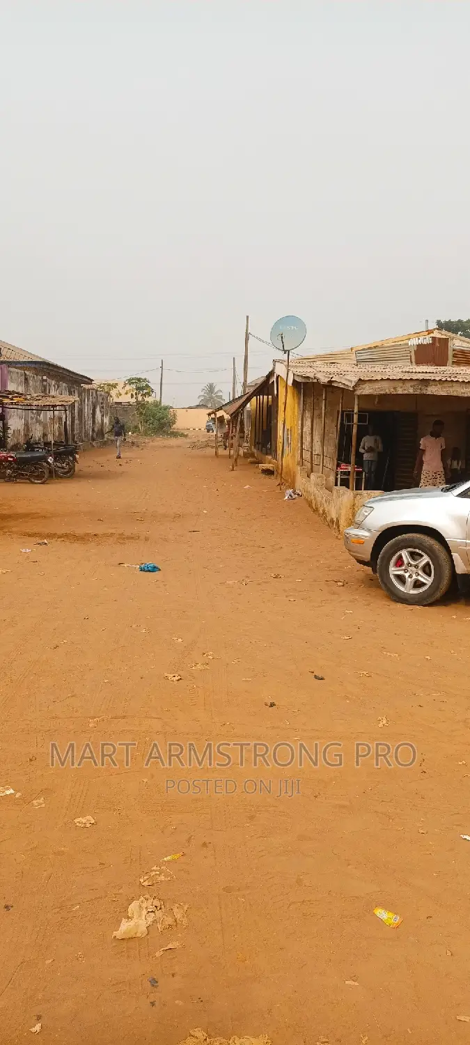 3bdrm Bungalow in Adamo Itokin Rd for sale in Ikorodu