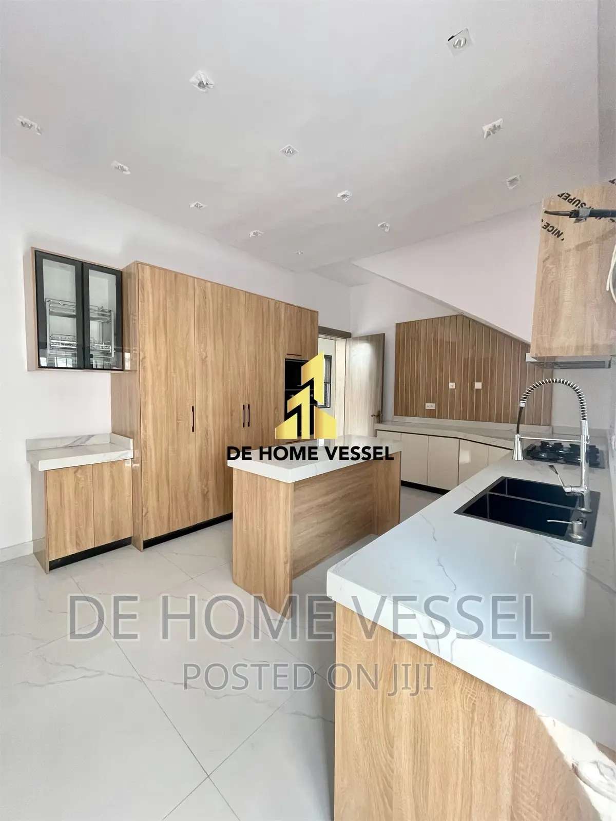 5bdrm Duplex in Ikate for sale in Ikate