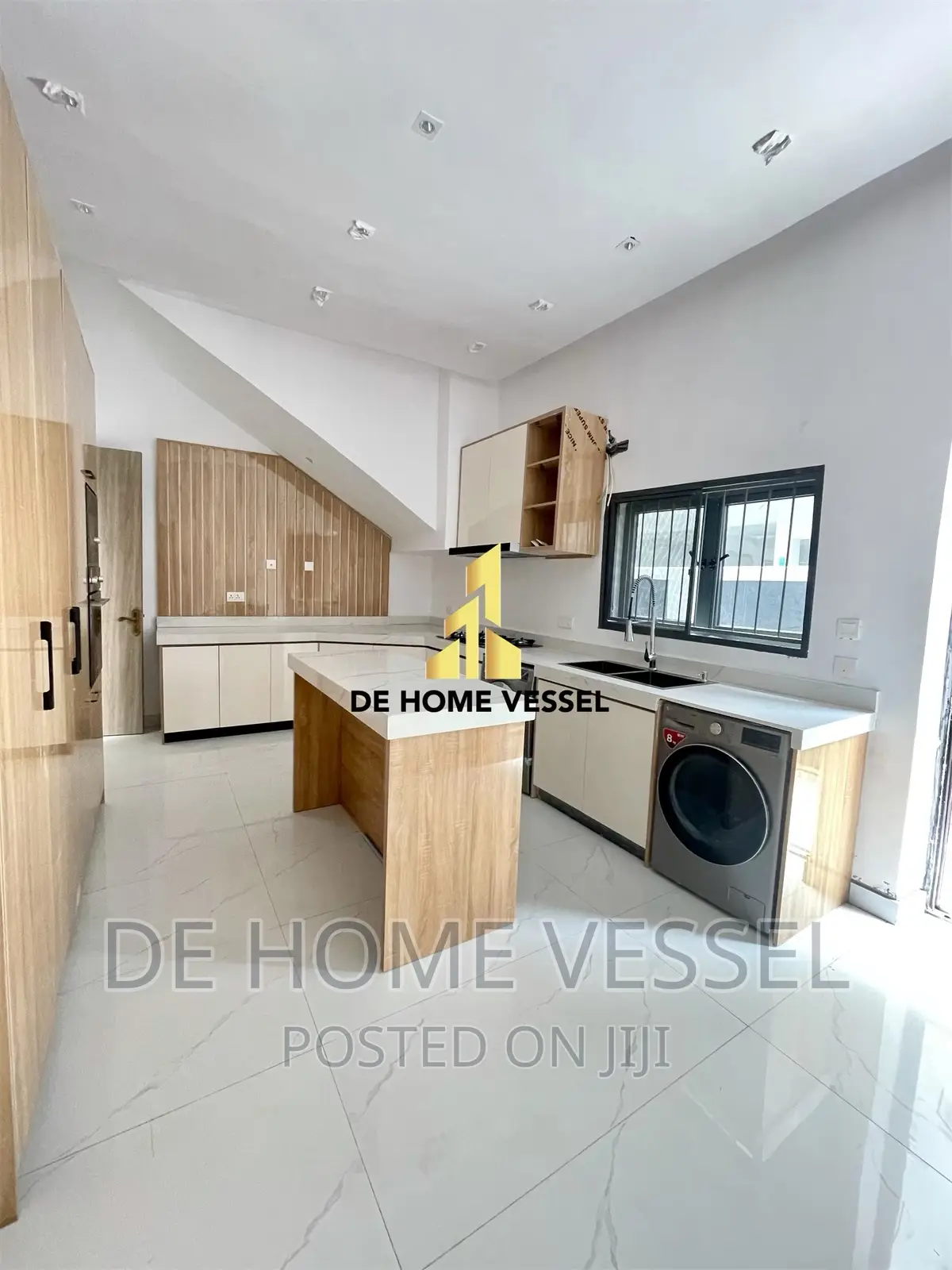 5bdrm Duplex in Ikate for sale in Ikate