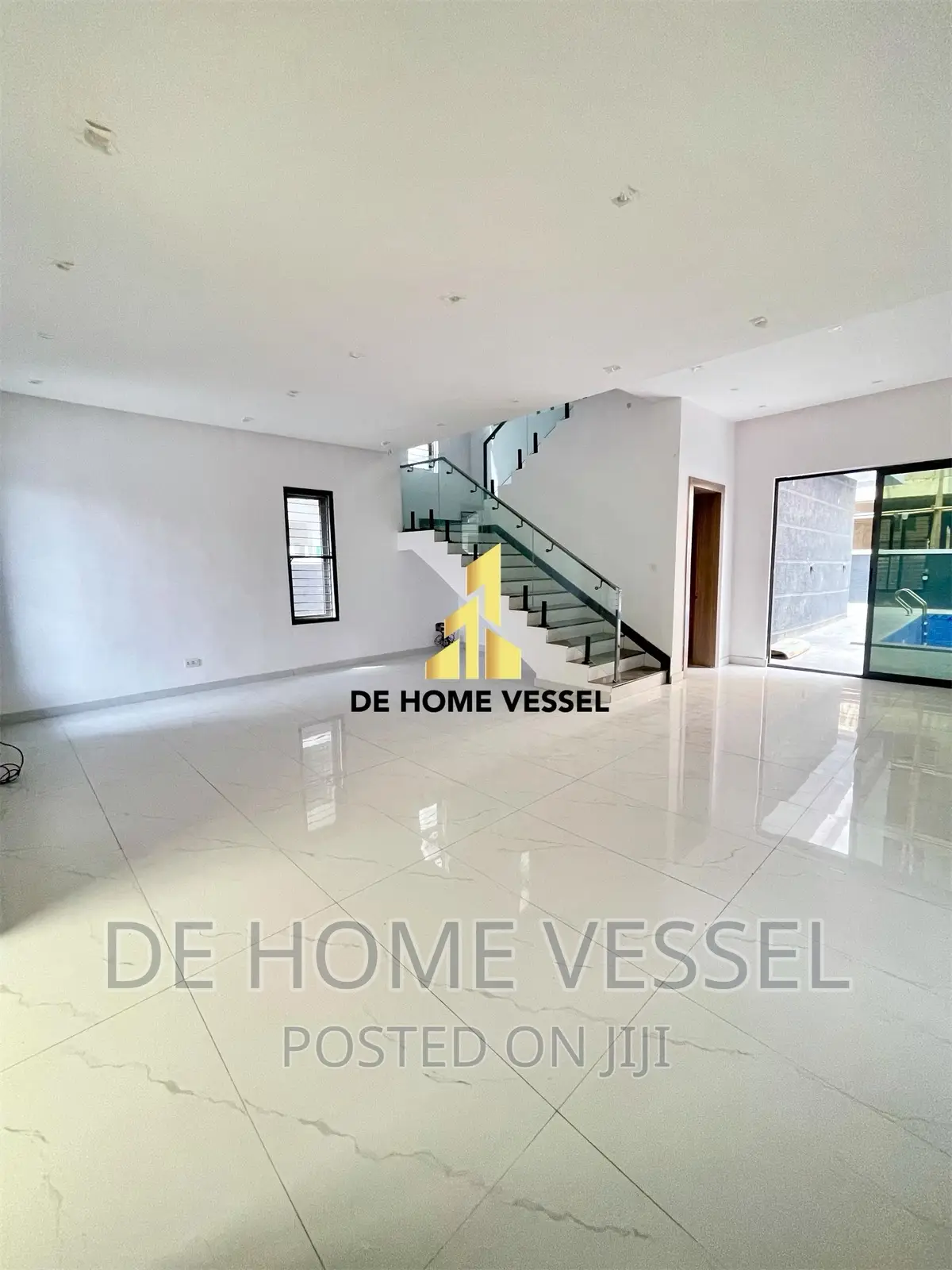 5bdrm Duplex in Ikate for sale in Ikate