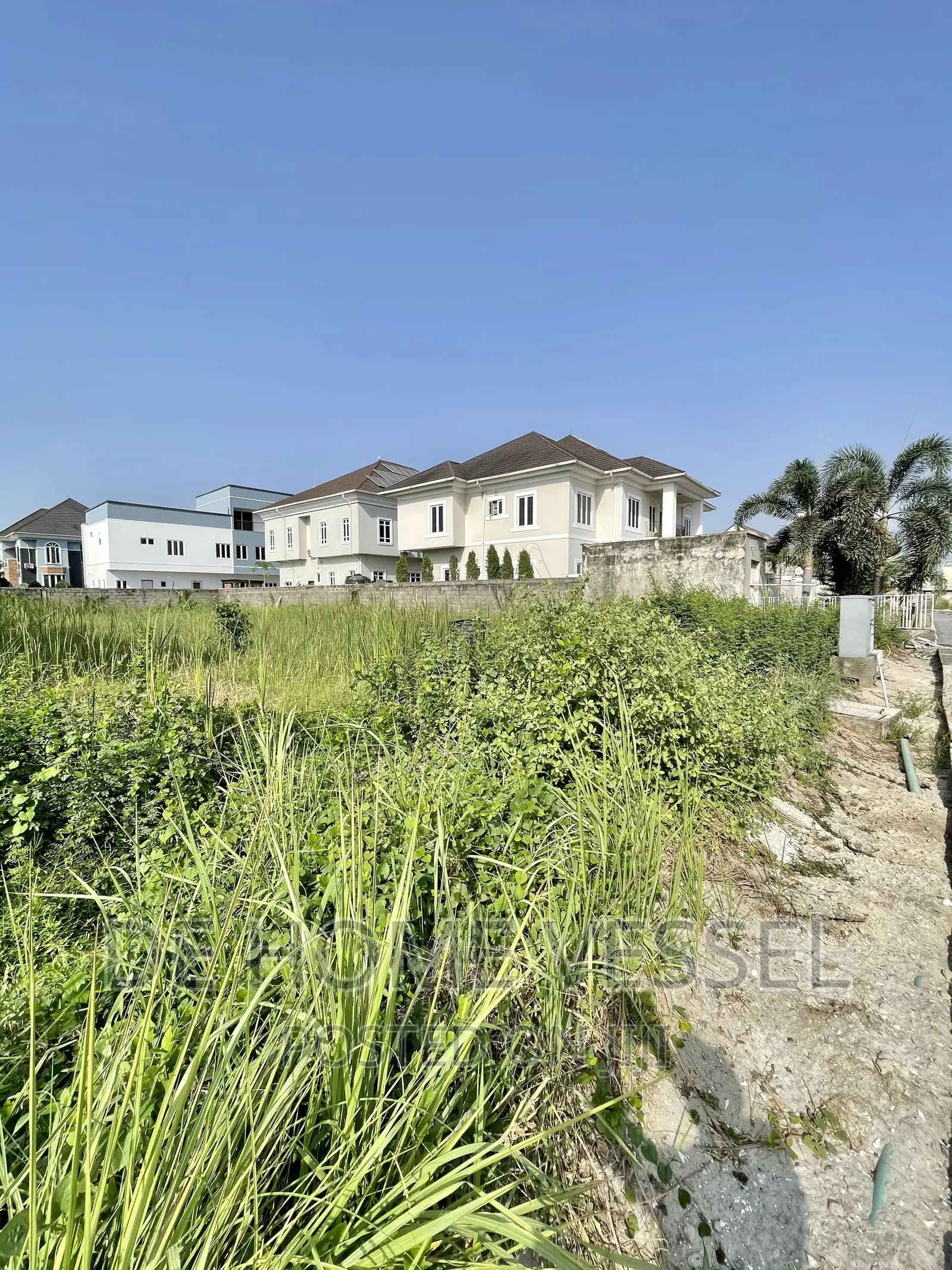 Prime Dry Land in the Best Estate in Osapa london