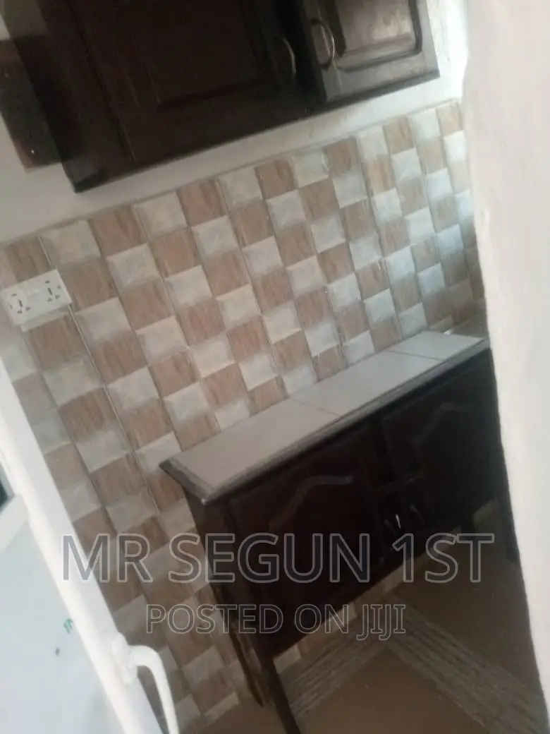 Studio Apartment in Agara Estate, Akala Express for rent in Akala Express
