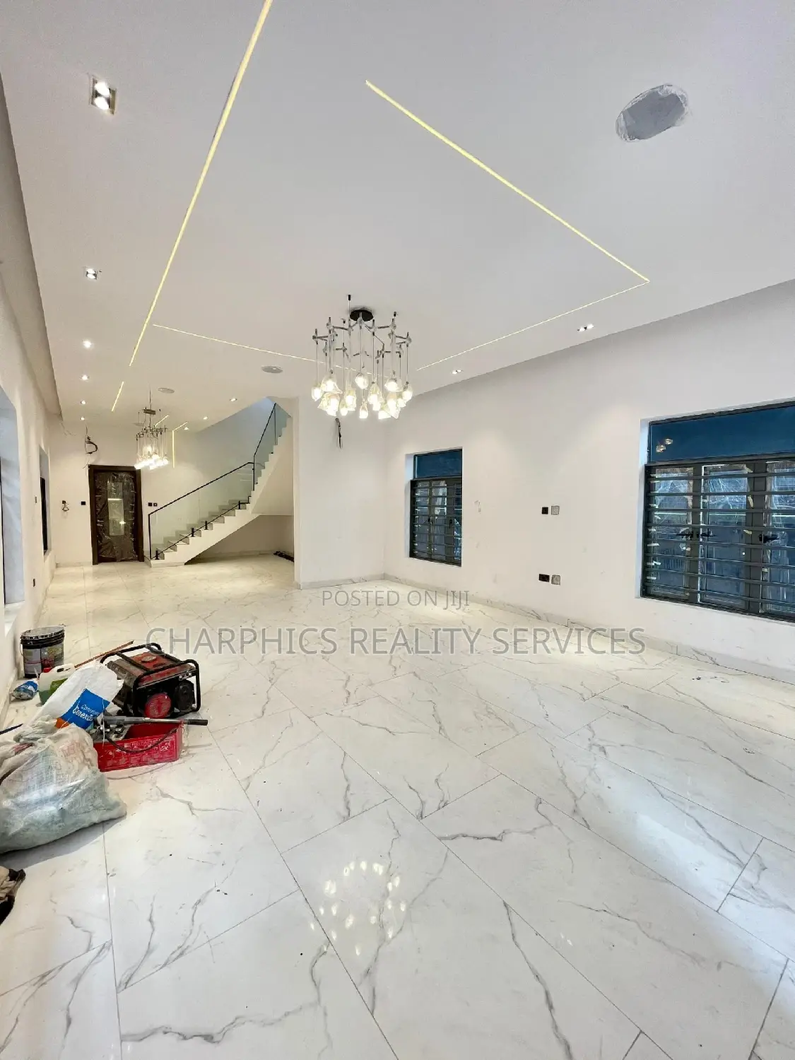 5bdrm Duplex in Lekki Phase 1 for sale in Lekki Phase 1